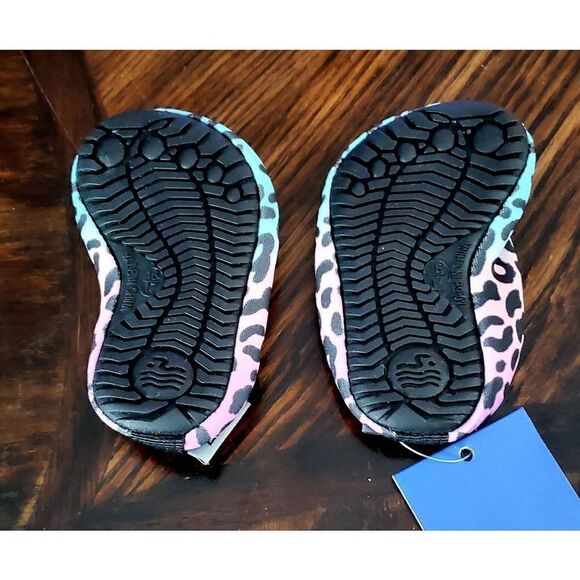 NWT WATELVES TODDLER WATER SHOES - Picture 4 of 5